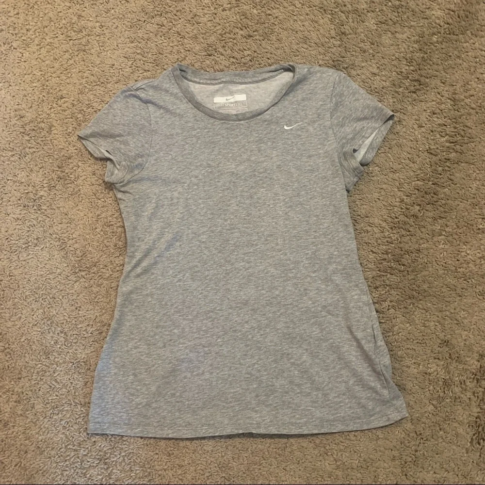 Nike Fit Dry Gray Sports Tee Medium
